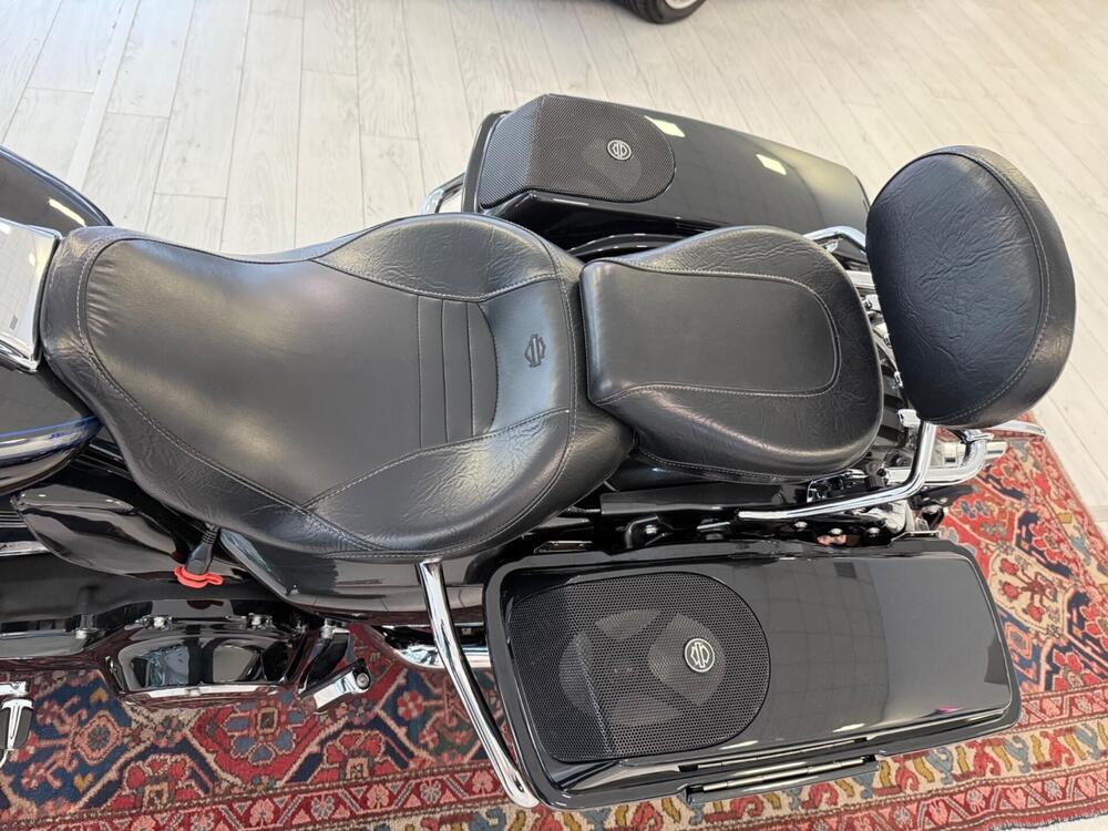 Harley-Davidson 1800 Road King (2012 - 13) - FLHRSE (16)