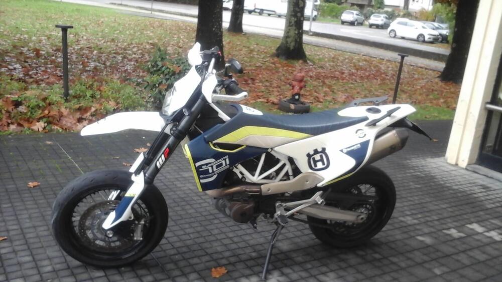 Husqvarna 701 Supermoto (2016) (3)