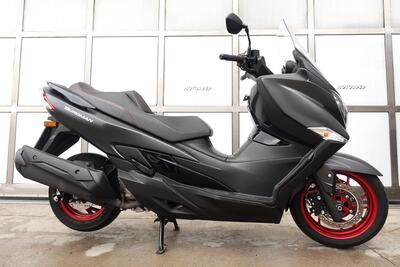 Suzuki Burgman AN 400 (2017 - 20) usata