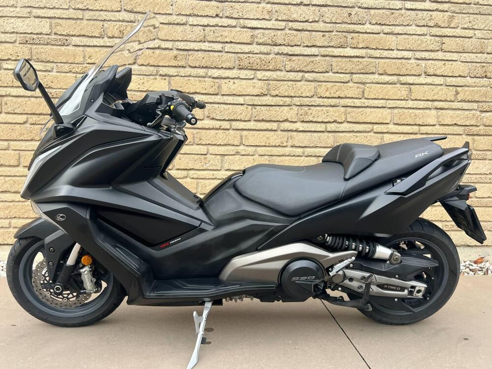 Kymco AK 550 ETS (2021 - 26) (7)