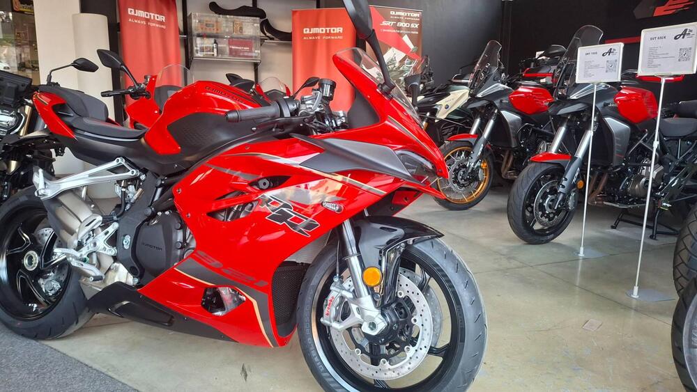 QJ Motor SRK 921 RR (2025 - 26) (2)
