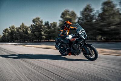 KTM 1390 Super Adventure 2026: sulla versione S EVO arriva il cambio automatico AMT [VIDEO e GALLERY]