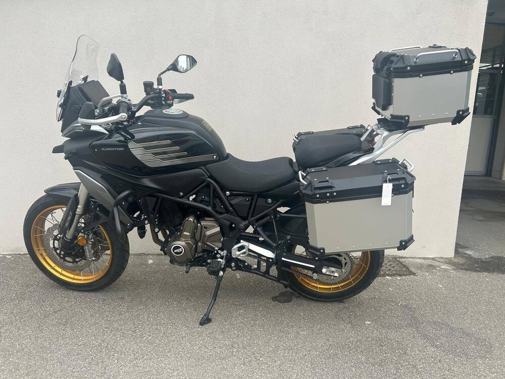 QJ Motor SRT 700 X (2024 - 25) (4)