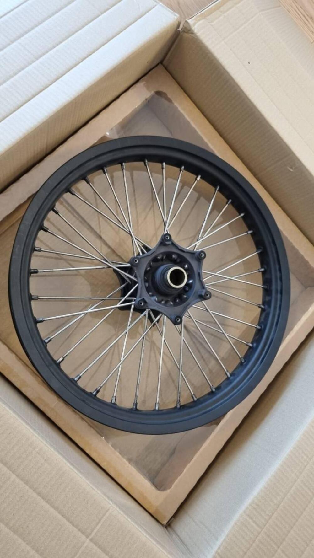 Ruota anteriore 2,5" x 21" KTM 890 Adventure ADV (2)