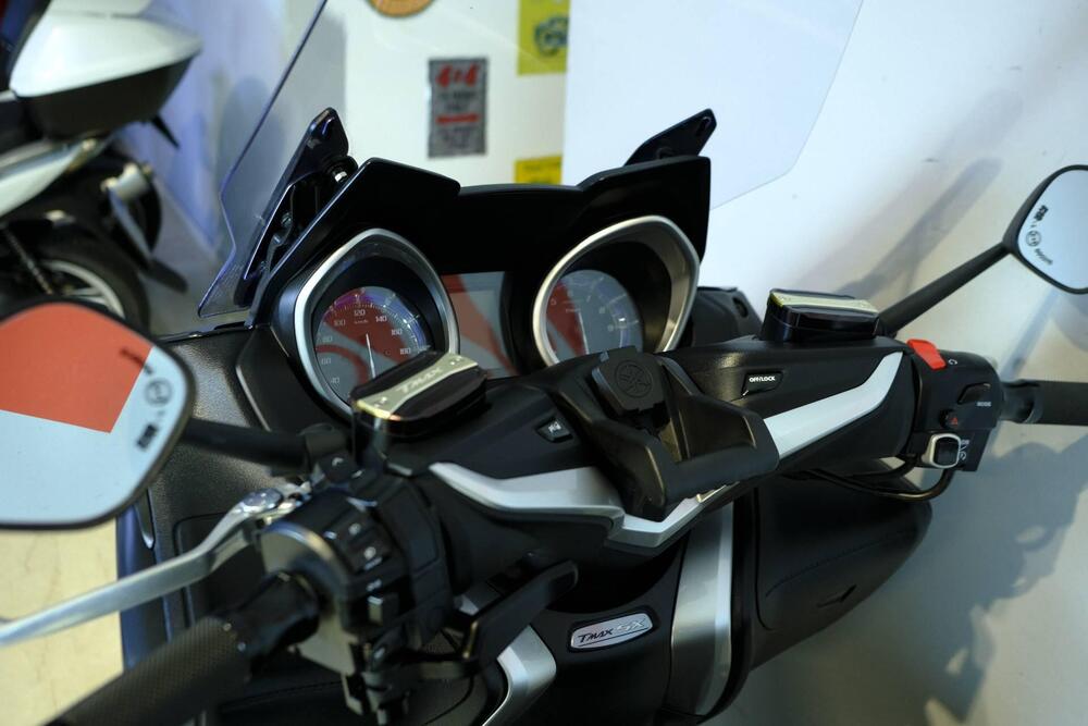 Yamaha T-Max 530 SX (2017 - 19) (7)