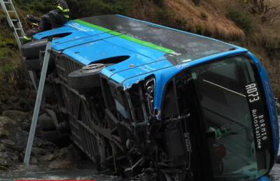 Scuolabus precipita nel torrente Frodolfo (Valfurva): quattro ragazzi feriti, ipotesi malore per l&rsquo;autista