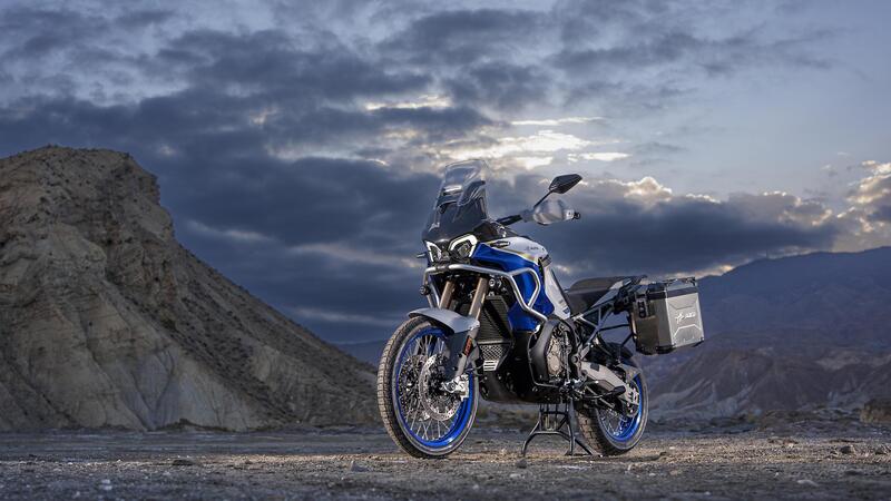 MV Agusta Enduro Veloce 2026: nuove colorazioni e un allestimento completo [VIDEO &amp; GALLERY]