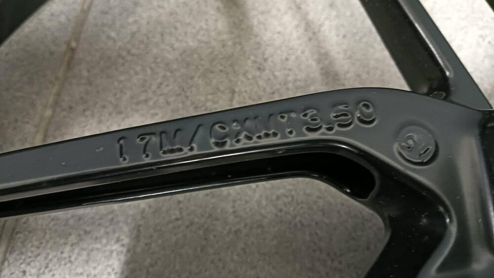 CERCHIO POSTERIORE DUCATI PANIGALE 899 (4)