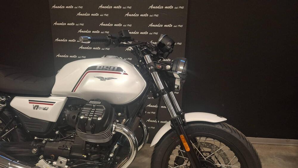 Moto Guzzi V7 Special (2025 - 26) (3)