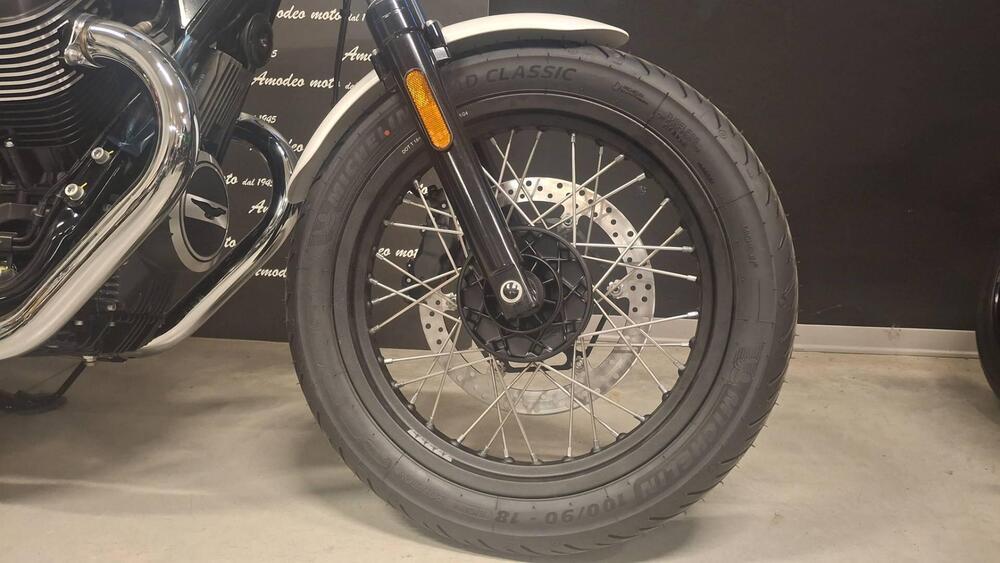 Moto Guzzi V7 Special (2025 - 26) (4)