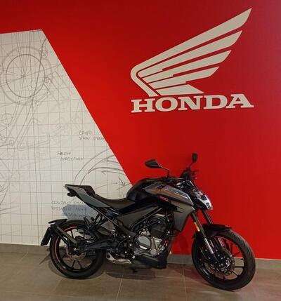 CFMOTO 300NK (2021 - 25) usata