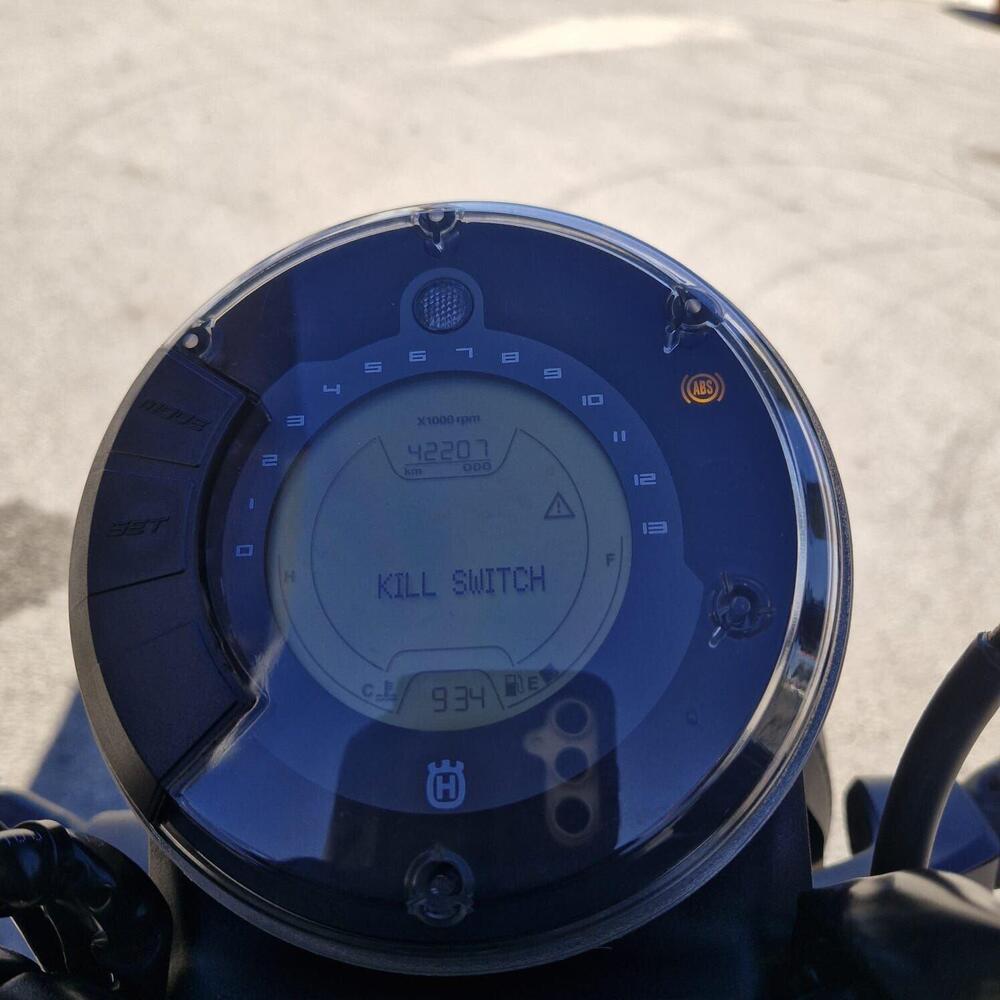 Husqvarna Svartpilen 401 (2021 - 23) (7)