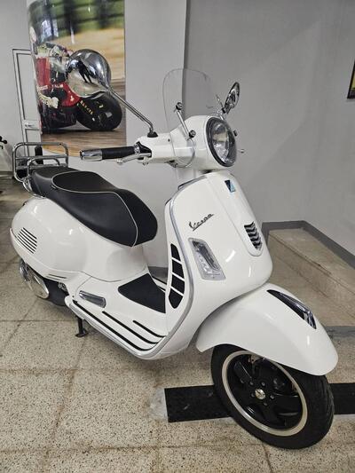 Vespa GTS 300 ABS (2014 - 16) usata