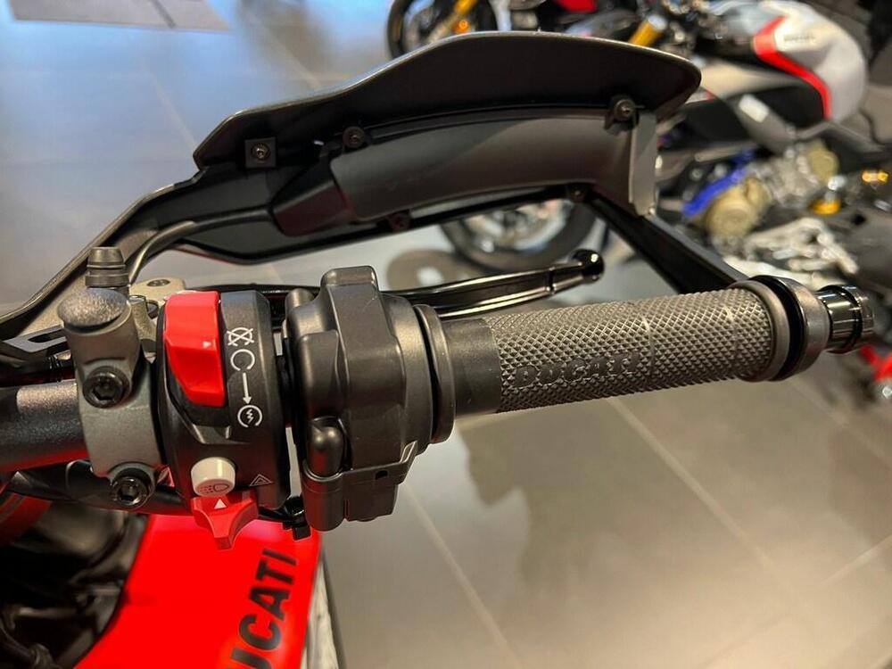 Ducati Hypermotard 950 RVE (2022 - 25) (10)