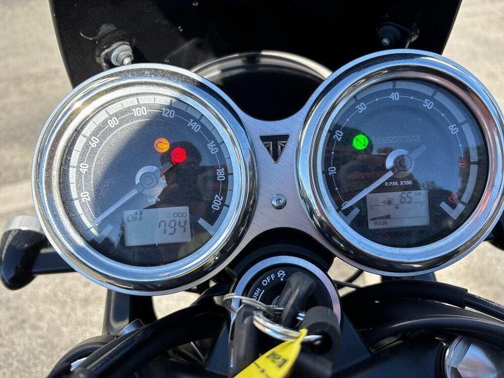 Triumph Bonneville T120 (2021 - 25) (7)