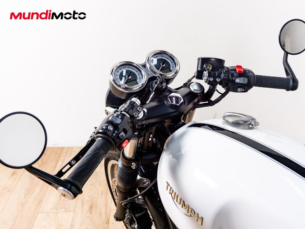 Triumph Thruxton 1200 R (2016) (11)
