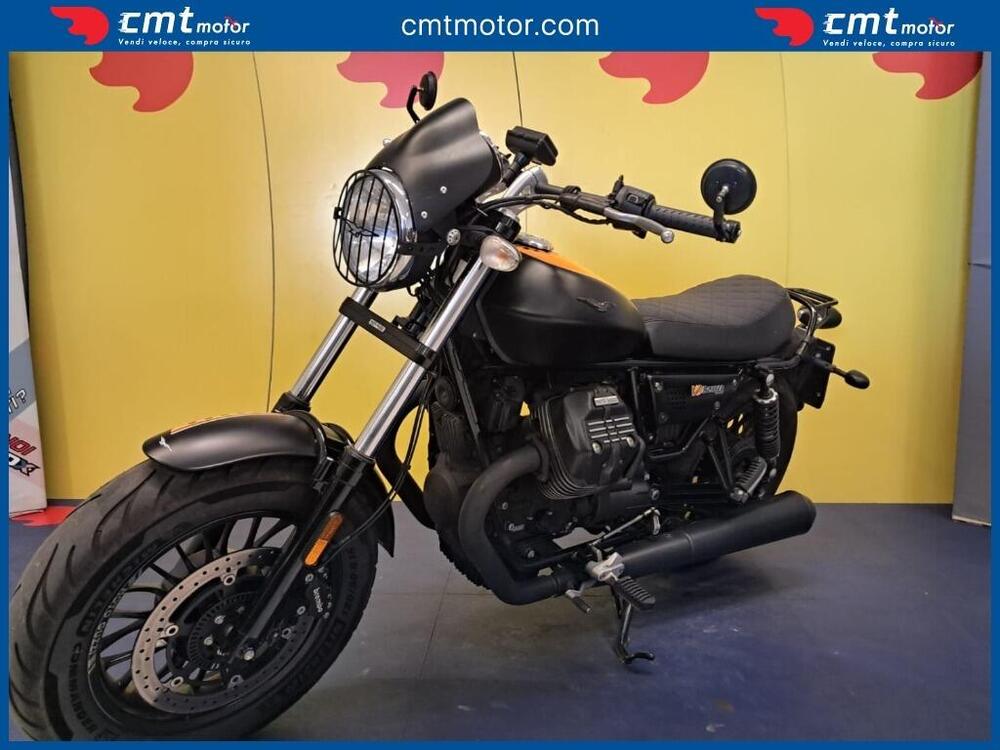 Moto Guzzi V9 Bobber (2016 - 18) (4)
