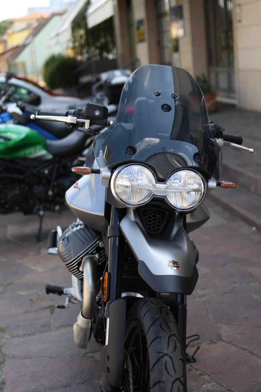 Moto Guzzi V85 Strada (2024 - 25) (14)