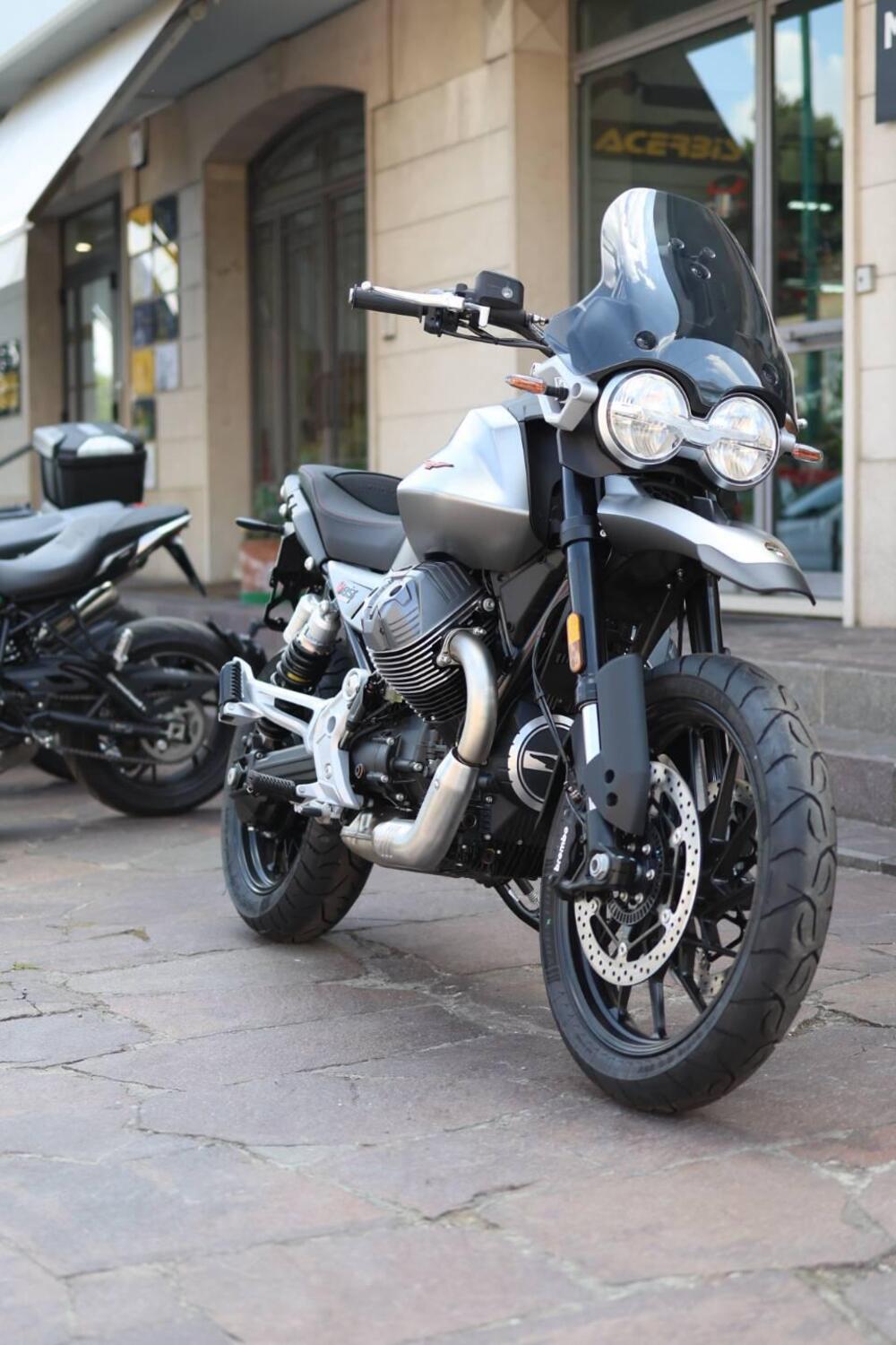 Moto Guzzi V85 Strada (2024 - 26) (2)