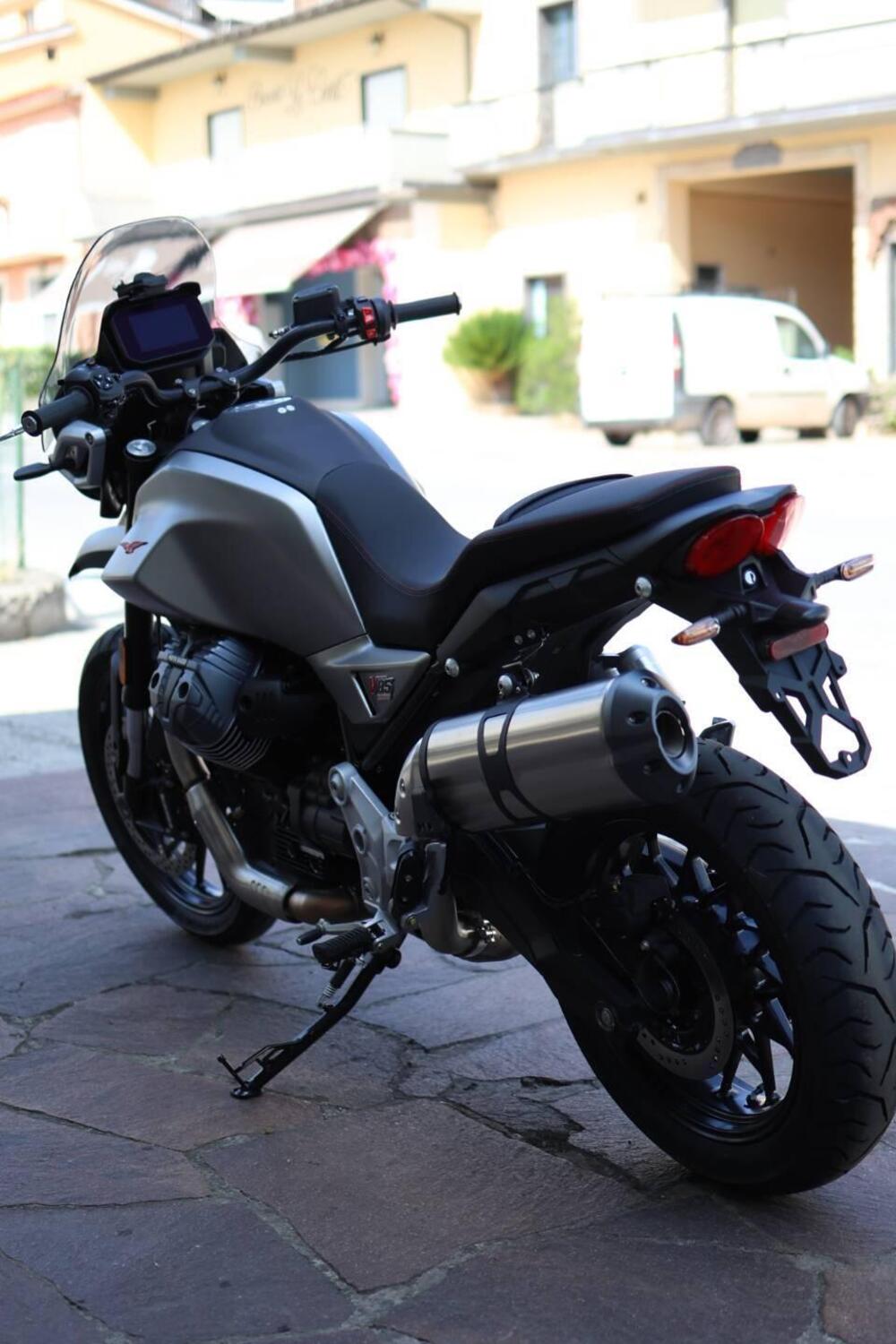 Moto Guzzi V85 Strada (2024 - 26) (11)