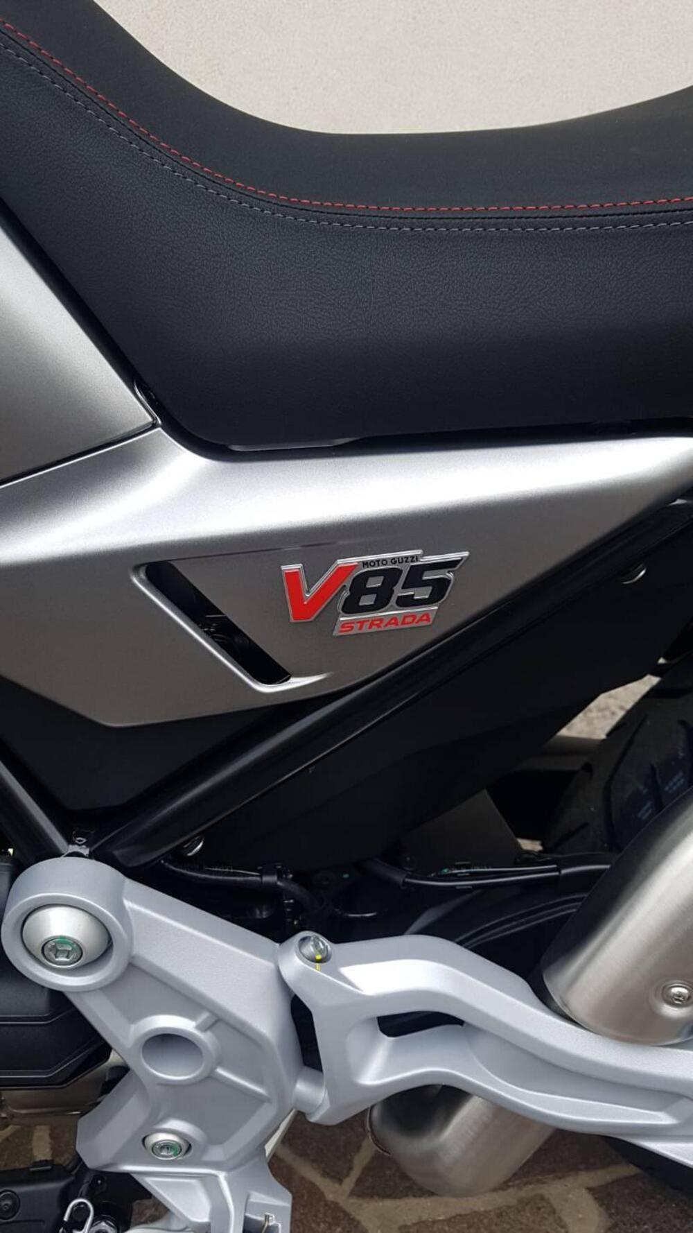 Moto Guzzi V85 TT Travel (2024 - 26) (5)