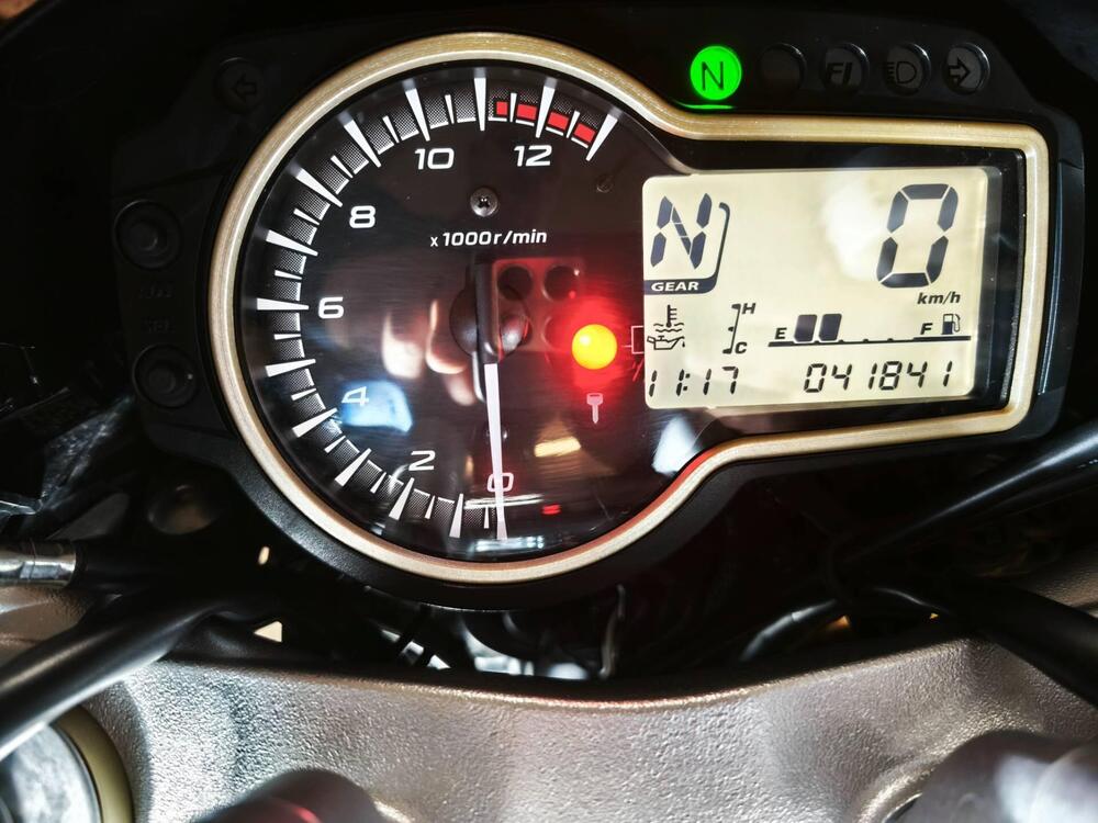 Suzuki GSR 750 (2010 - 15) (5)