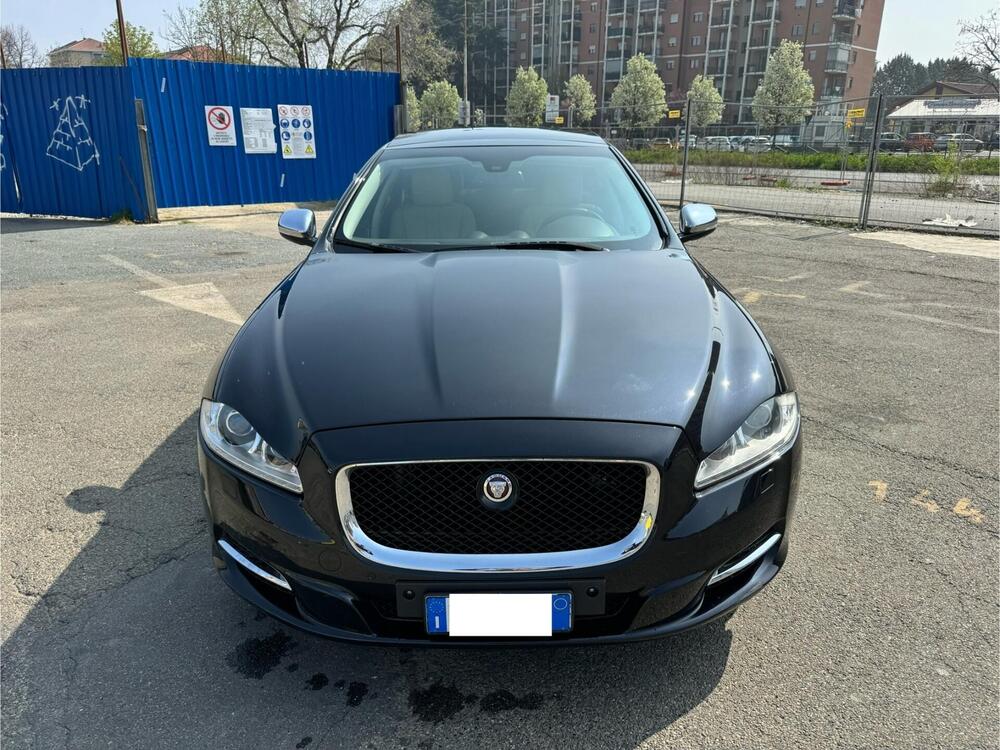 Jaguar XJ usata a Trapani (2)