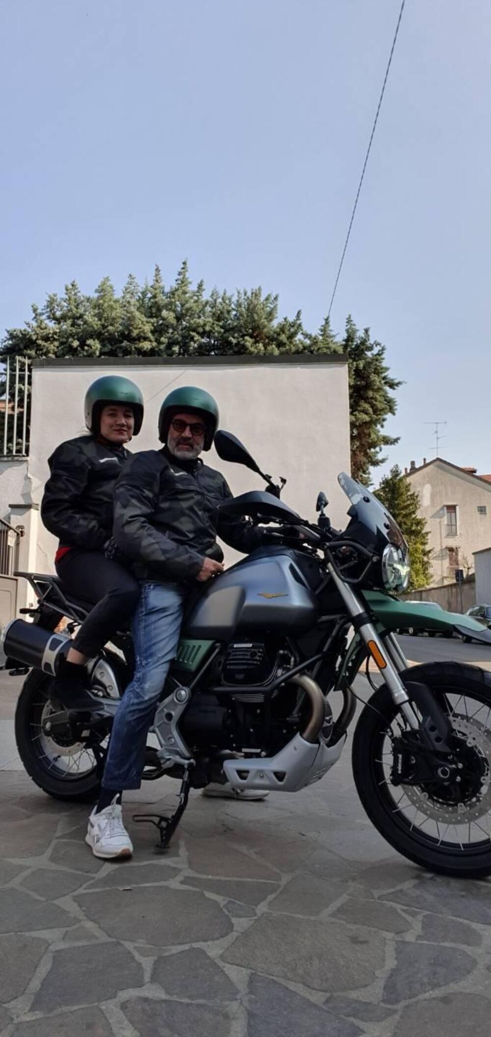 Moto Guzzi V85 TT Centenario (2021 - 22) (6)