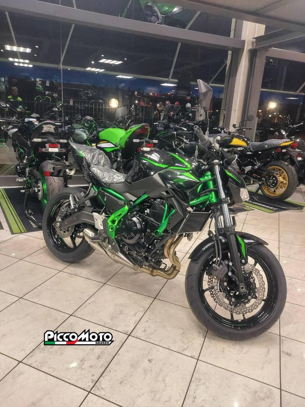 Kawasaki Z 650 (2025 - 26) (2)