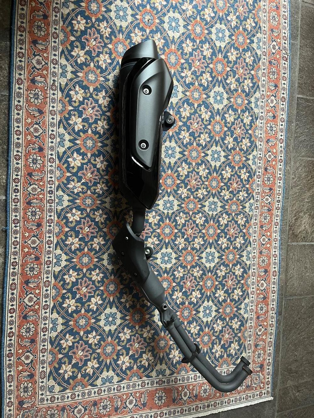 SCARICO ORIGINALE YAMAHA TMAX TECH MAX 2025 Akrapovic