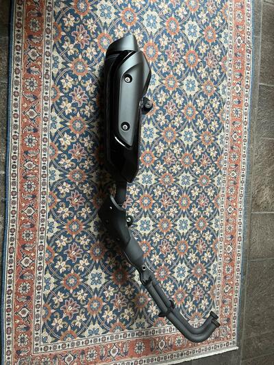SCARICO ORIGINALE YAMAHA TMAX TECH MAX 2025 Akrapovic