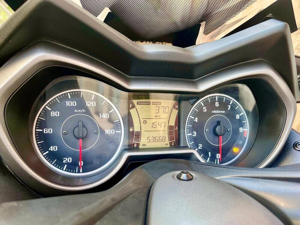 Yamaha X-Max 300 ABS (2017 - 20) (4)
