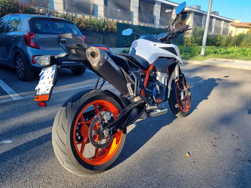 KTM 890 Duke R (2021) (4)