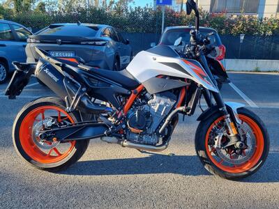 KTM 890 Duke R (2021) usata