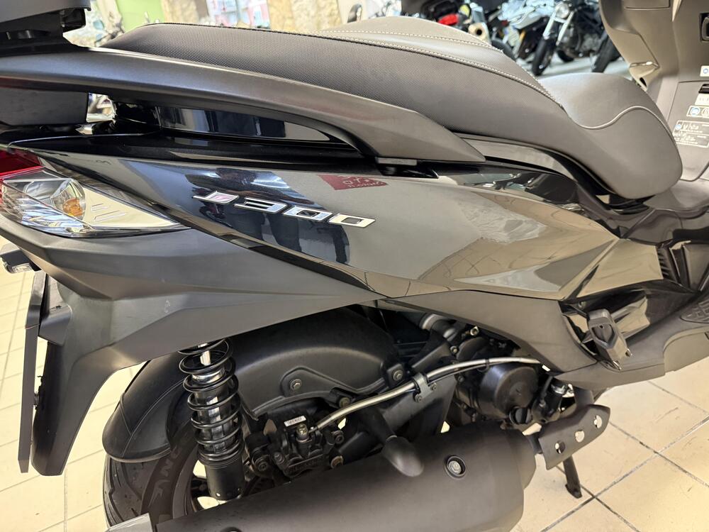 Kawasaki J 300 (2017 - 21) (9)