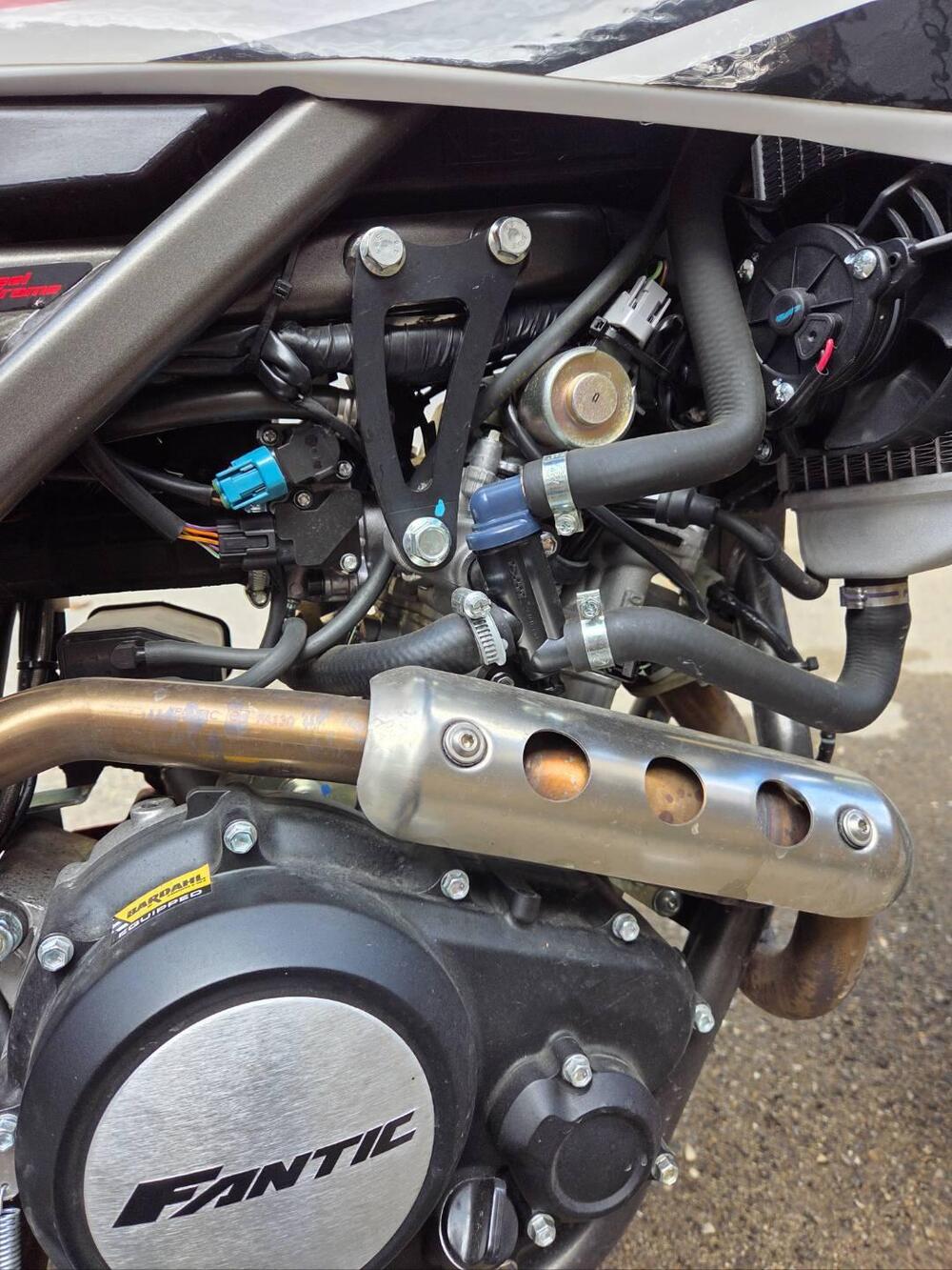 Fantic Motor XMF 125 Motard Competition 4T (2023 - 24) (4)