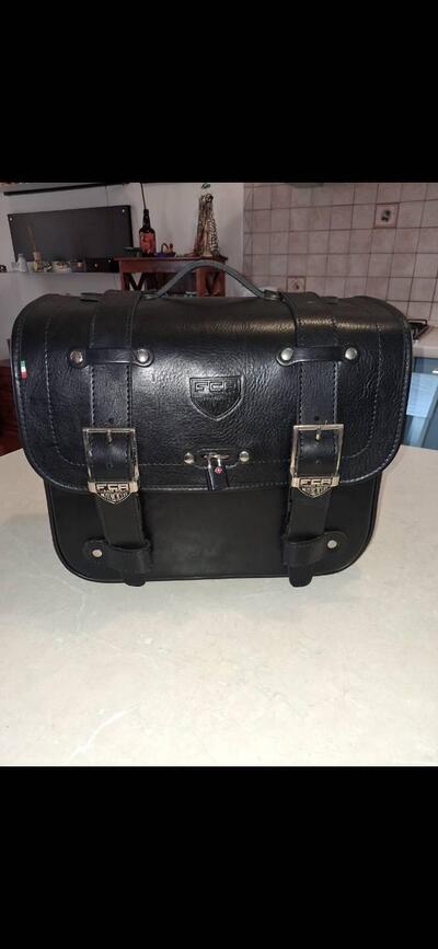 Borse in pelle artigianali Franco Cuoio FCA