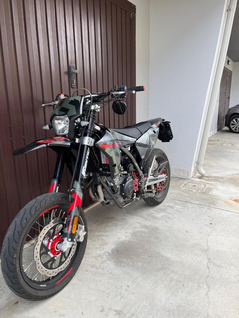 Fantic Motor XMF 125 Motard Performance 4T (2023 - 24) (5)