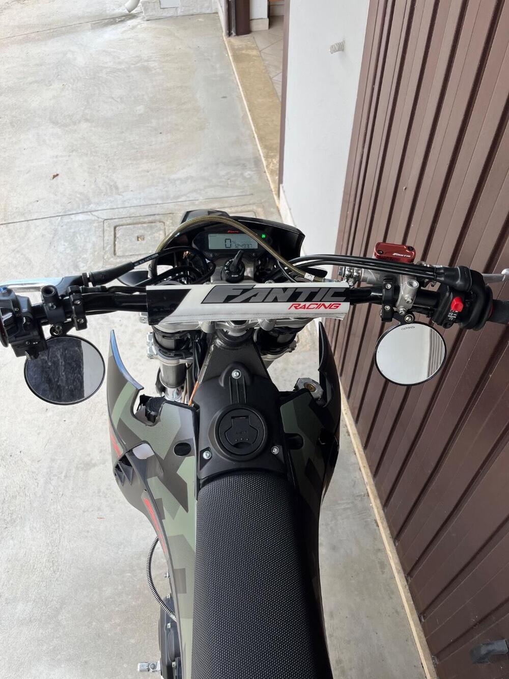 Fantic Motor XMF 125 Motard Performance 4T (2023 - 24) (8)