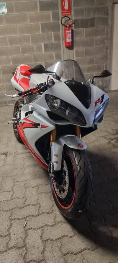 Yamaha YZF R1 (2007 - 08) usata