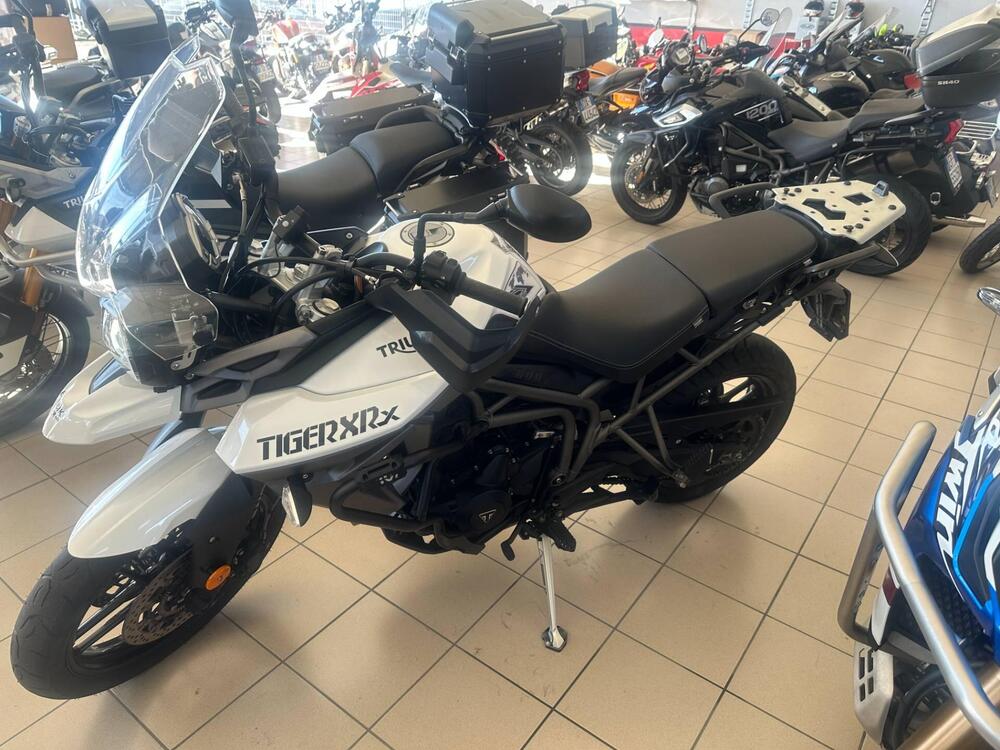 Triumph Tiger 800 XRx (2015 - 17) (2)