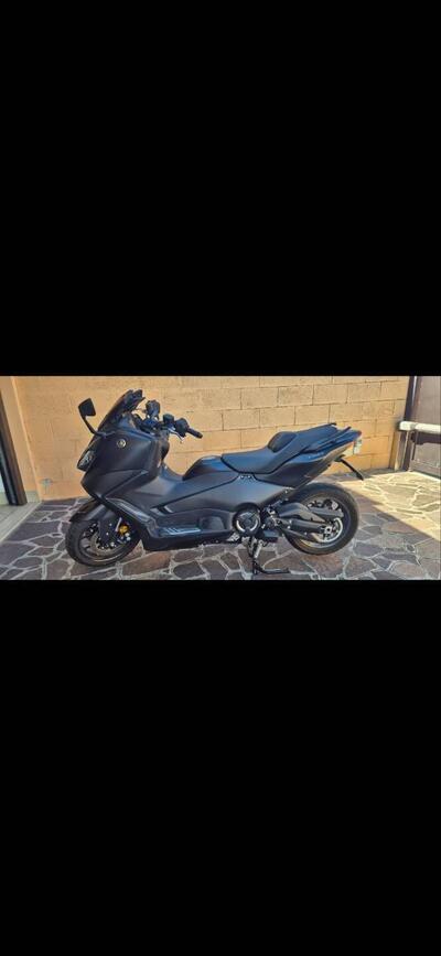 Yamaha T-Max 560 (2022 - 24) usata