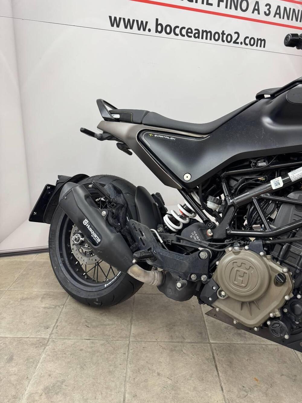 Husqvarna Svartpilen 401 (2021 - 23) (4)