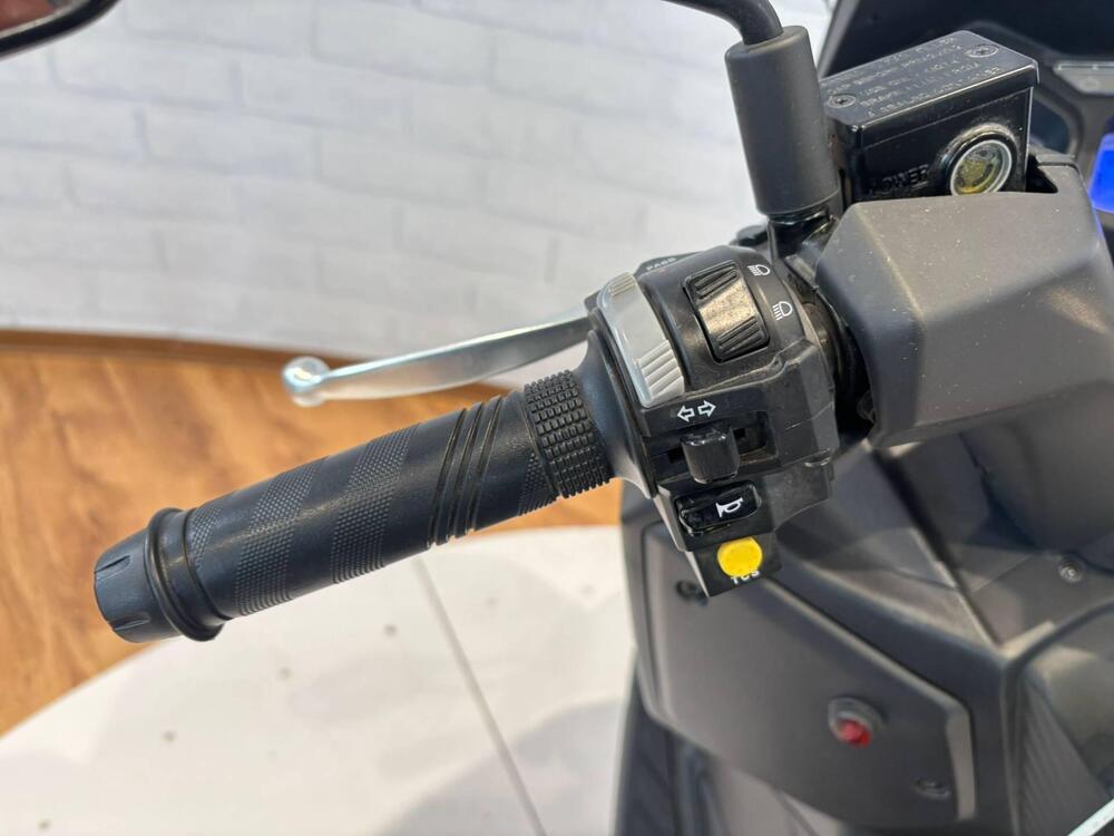 Sym Joymax 300 Z+ (2021 - 24) (6)