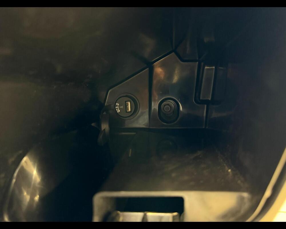 Sym Joymax 300 Z+ (2021 - 24) (15)