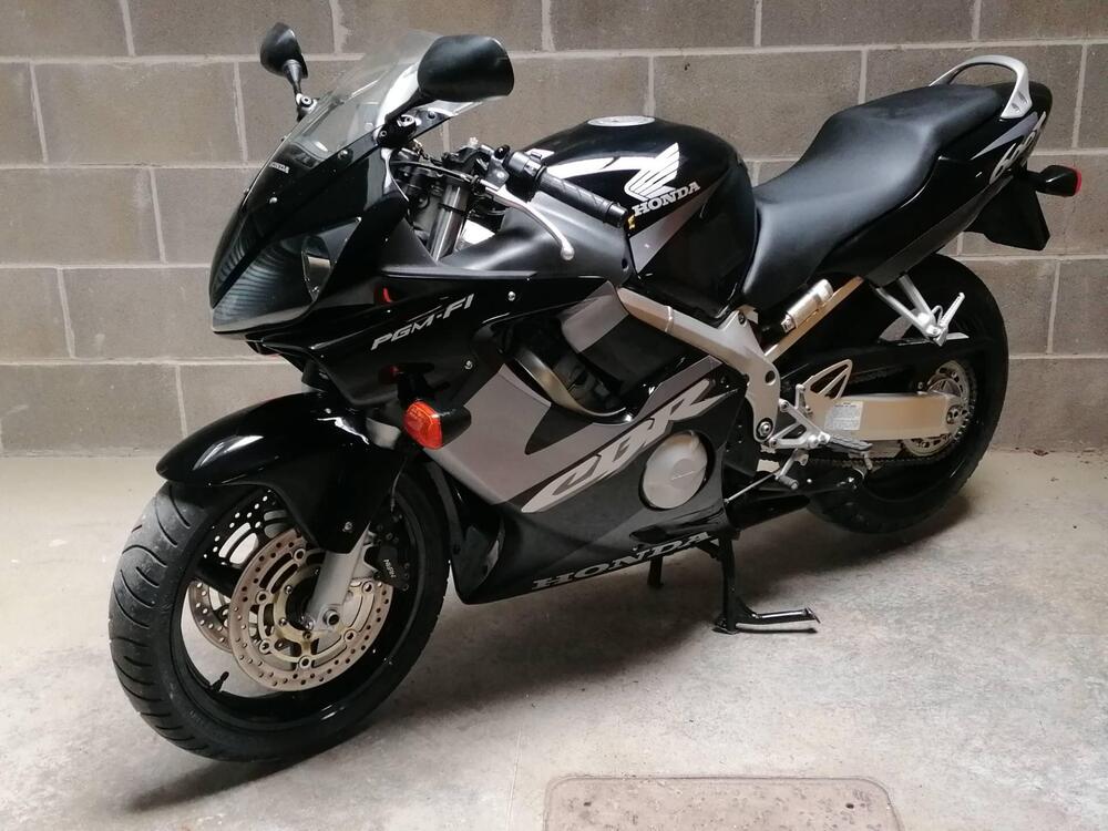 Honda CBR 600 F4 i (2)