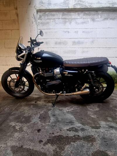 Triumph Street Twin 900 (2016) usata