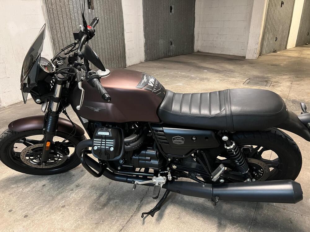 Moto Guzzi V7 III Stone Night Pack (2019 - 20) (7)