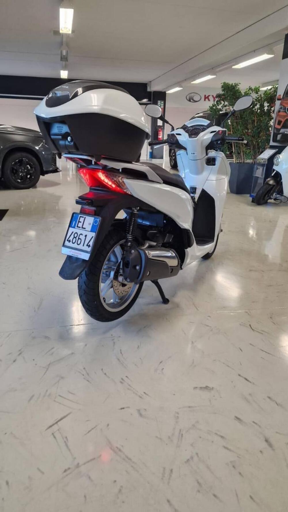 Honda SH 300 i ABS (2016 - 20) (4)