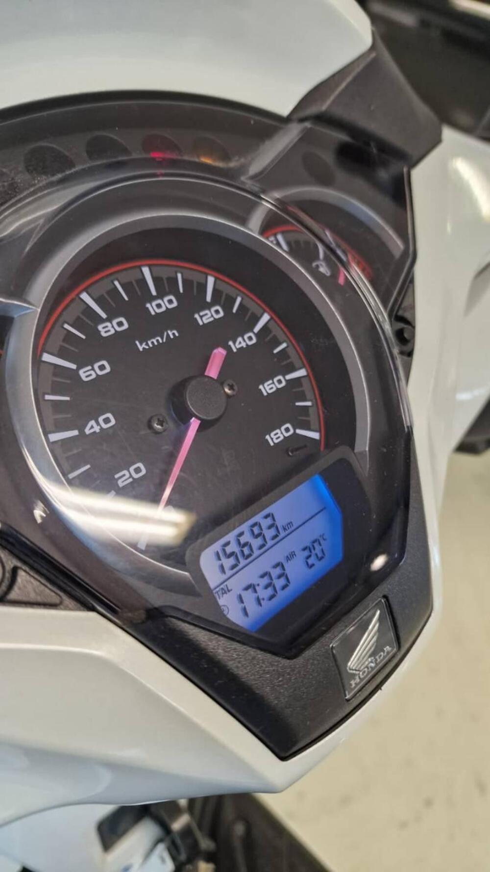 Honda SH 300 i ABS (2016 - 20) (6)